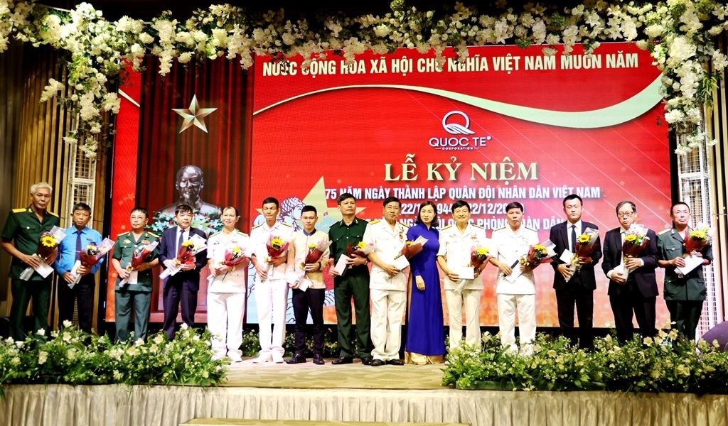 LỄ KỈ NIỆM 75 NĂM THÀNH LẬP QUÂN ĐỘI NHÂN DÂN VIỆT NAM VÀ 30 NĂM NGÀY HỘI QUỐC PHÒNG TOÀN DÂN